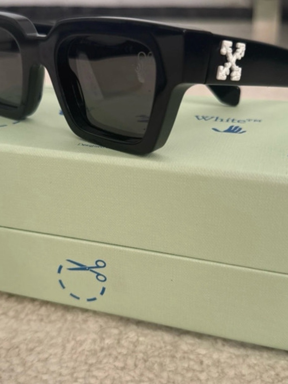 Off-White Black Rectangular Logo Temple Sunglasses